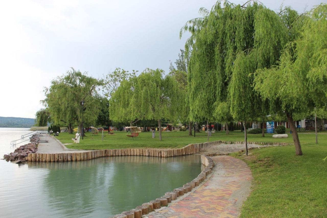 BalatonfůzfőBalcsi1アパートメント エクステリア 写真